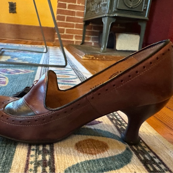 John Fluevog Women's Two-Tone Brown and Black Loafers - Picture 5 of 10